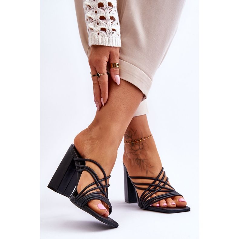 Sandália Salto Alto Com Tiras Preto Beckie 2