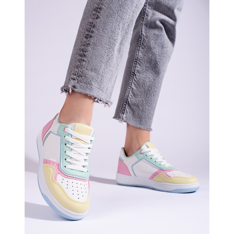 Sapatos desportivos multicoloridos Shelovet para mulher branco 2