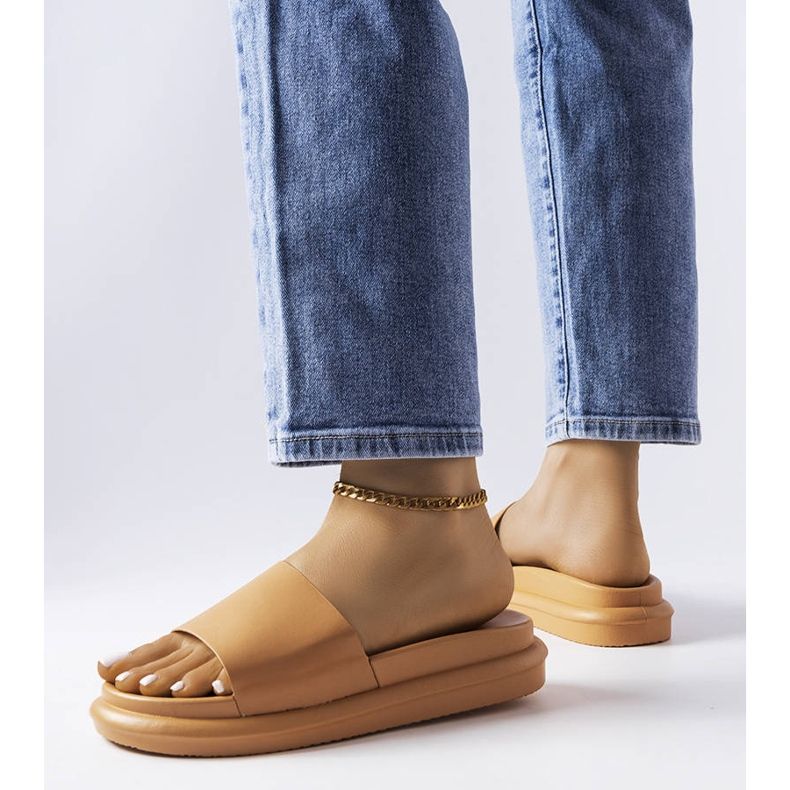 Sandália plataforma marrom, Paquette. castanho 1