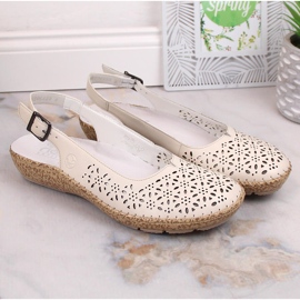 Sandálias confortáveis ​​de couro vazadas bege Rieker 44861-60 1