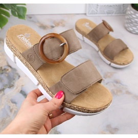Chinelos de mulher confortáveis ​​com velcro bege Rieker V2392-62 1