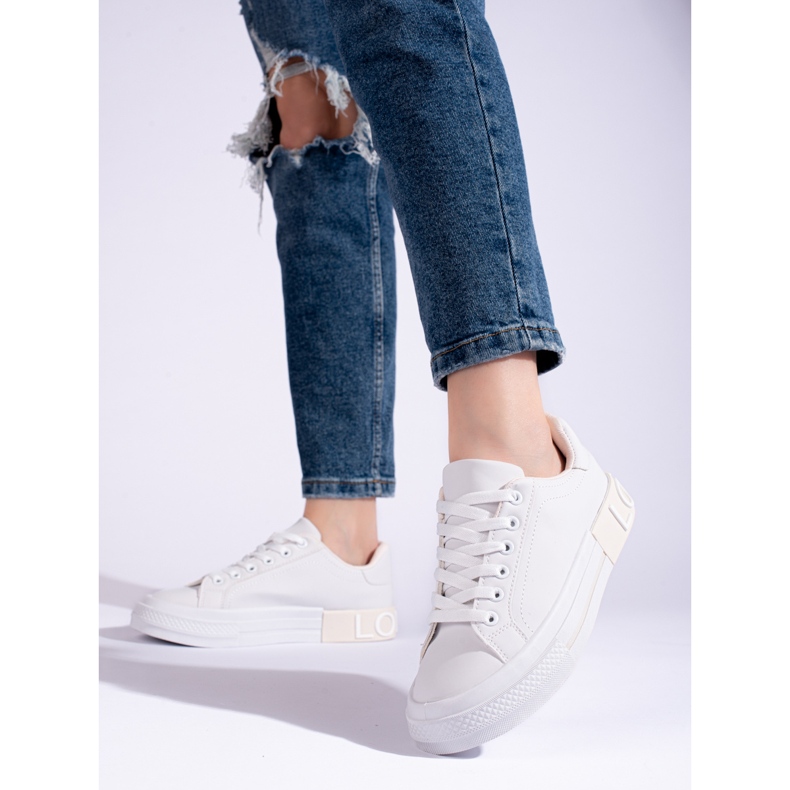 Tênis esportivo branco clássico Shelovet 1