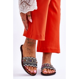 Chinelos femininos pretos com enfeites Bellisa 1