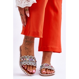 Sandálias femininas com aplicações brancas Bellisa prata 1