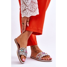 Sandálias femininas com aplicações brancas Bellisa prata 2