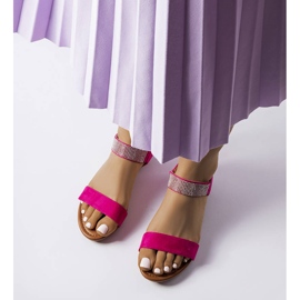 Sandália rosa decorada com strass da Dufresne 1