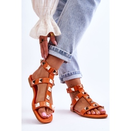 Sandália feminina de couro com tachas grandes laranja Mishigan 2