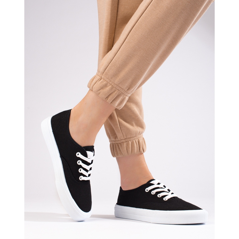 Ténis clássico de mulher com atacadores Shelovet preto 2