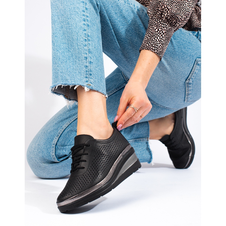 Sapatos de cunha em pele preto T.Sokolski 1