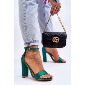 Sandália verde de salto alto de cetim Linsy 2
