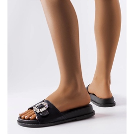 Slides pretos decorados com strass Griegsvei 2 Slides pretos decorados com strass Griegsvei 2