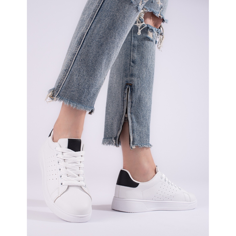 Sapatos desportivos brancos de mulher Shelovet 1