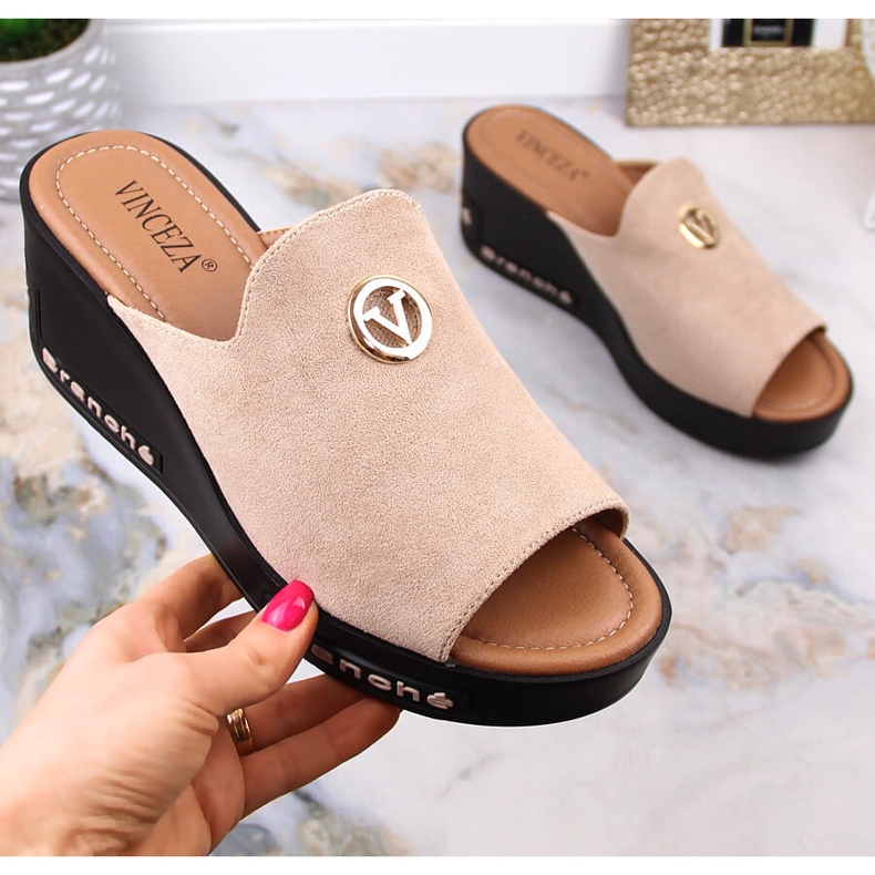 Chinelos de camurça bege de mulher Vinceza 10907 1