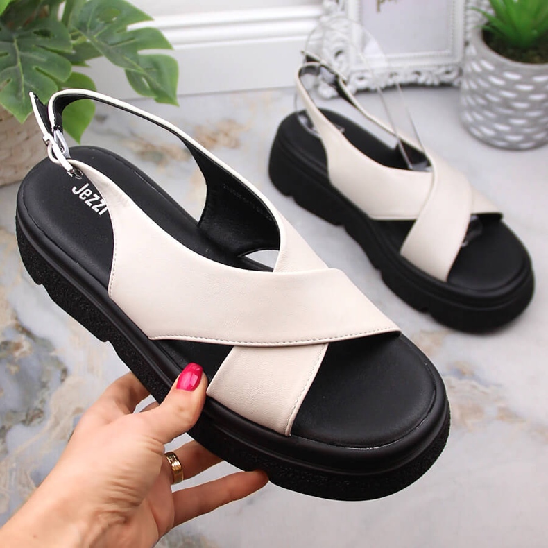 Sandálias plataforma bege de mulher Jezzi 5473 1