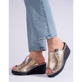 Chinelos de cunha Shelovet dourados de mulher 2