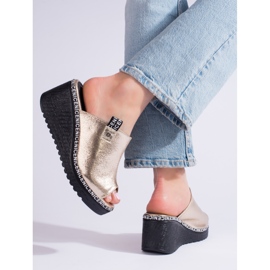 Chinelos de cunha Shelovet dourados de mulher 1