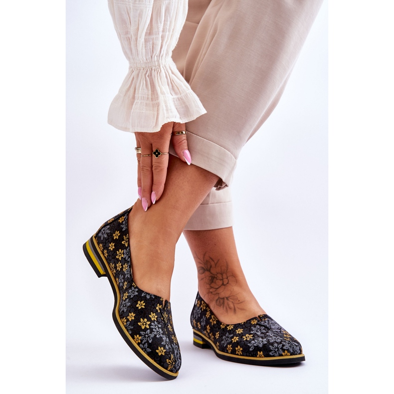 Sapatos de Couro Maciejka Flores Amarelas 05035-38 Preto 2