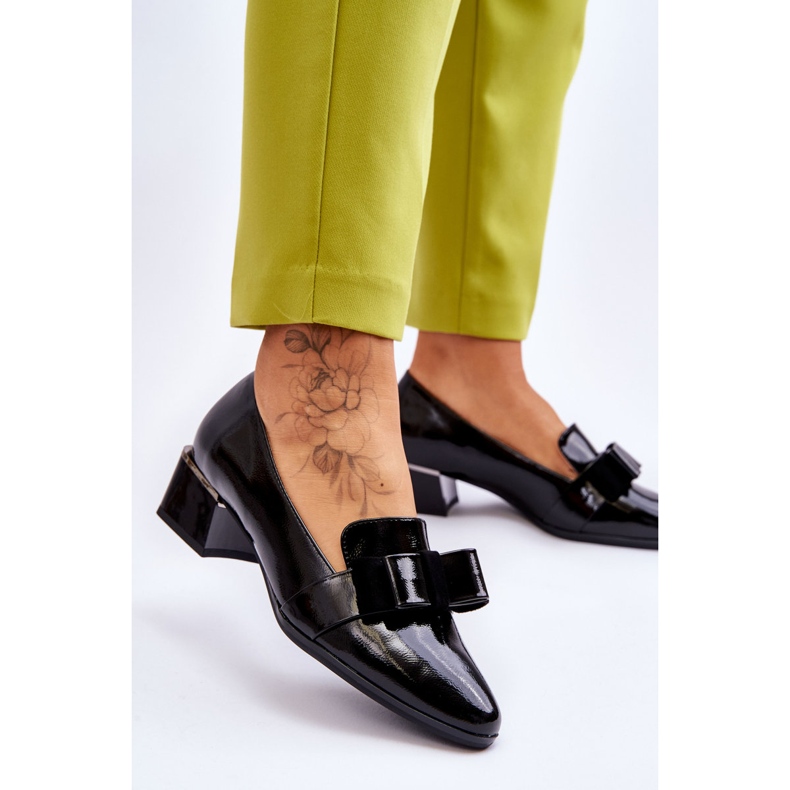 Vinceza Sapatilha de couro envernizado da moda com laço decorativo preto Shira 2