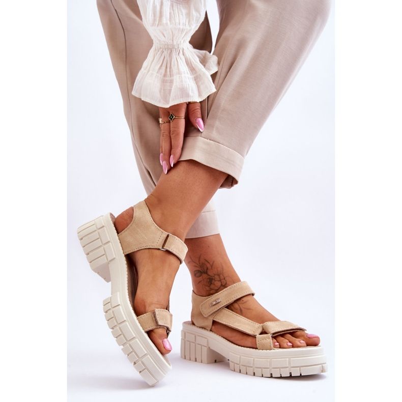 Sandálias femininas de camurça Big Star LL276036 bege 2