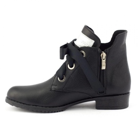 Olivier Botas com fita, Flora isoladas com grão preto 1