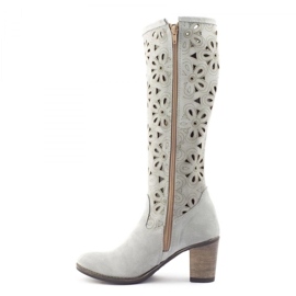 Olivier Botas a céu aberto no salto cinza 1