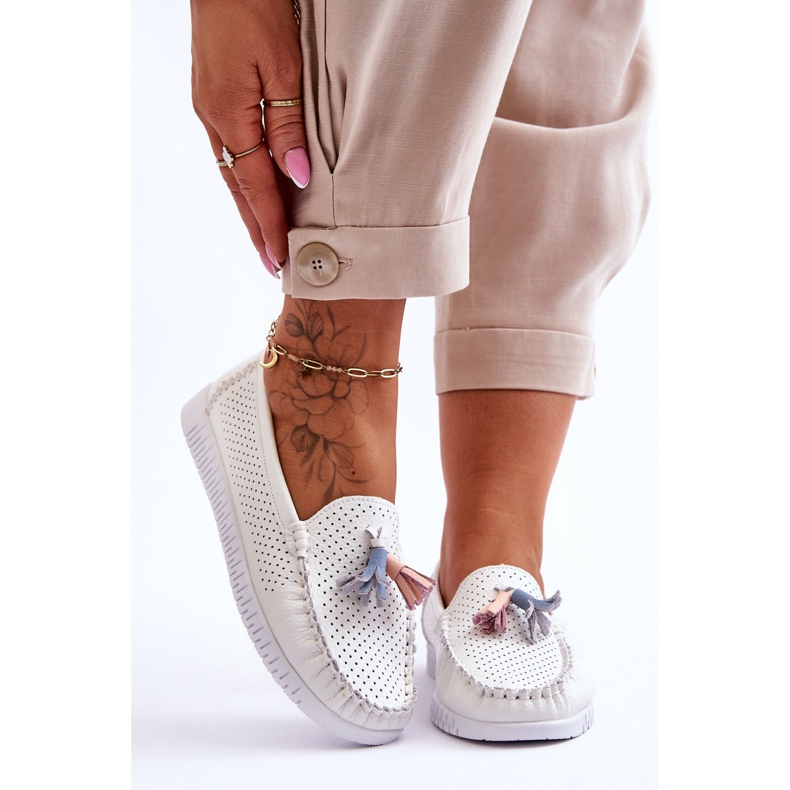 Mocassim feminino de couro bordado branco Lanzarot 1