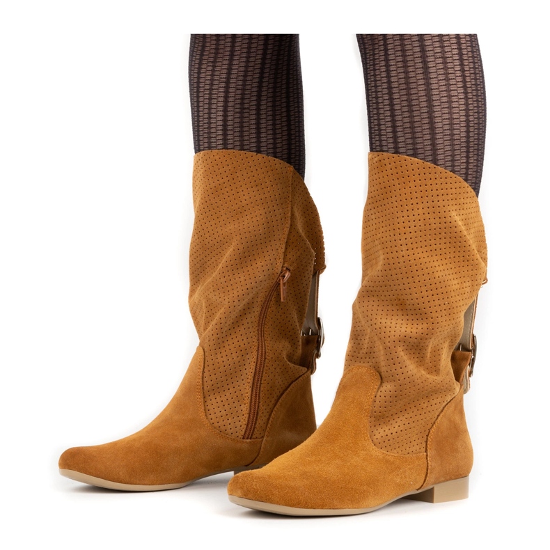 Olivier A céu aberto, Elena botas vermelhas laranja 1