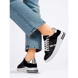 Tênis preto com solado grosso da Shelovet 2