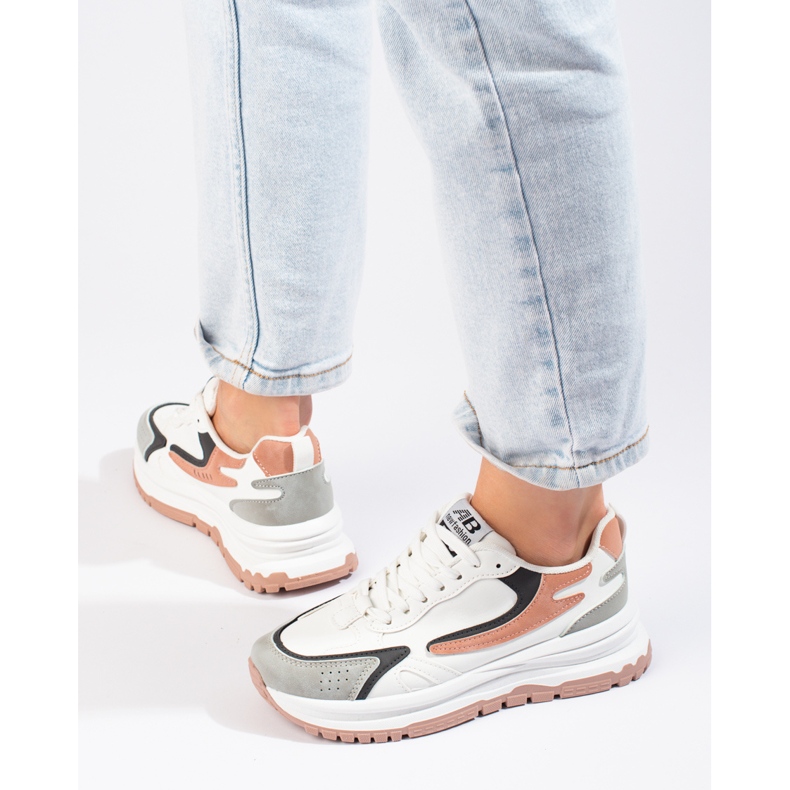 Tênis feminino com sola grossa Shelovet branco 2