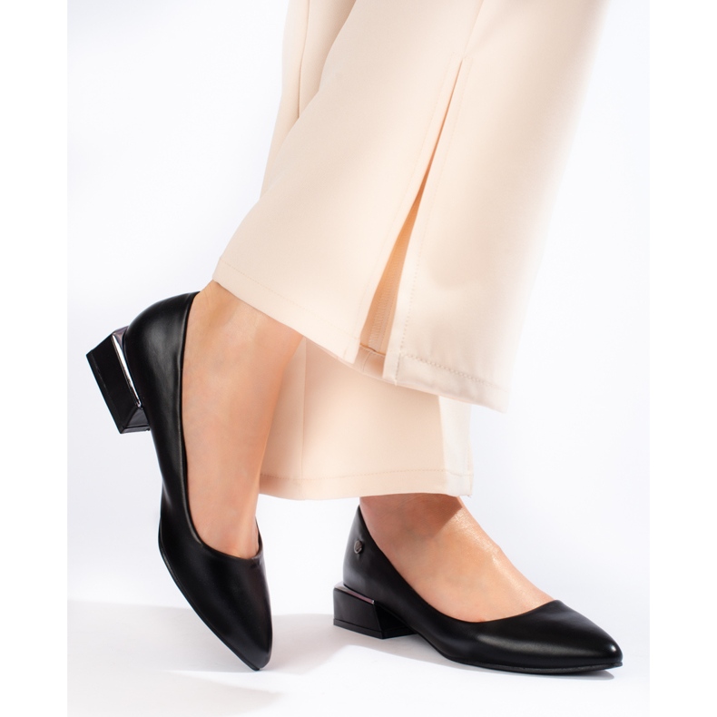 Sapatilhas de balé de mulher Vinceza de salto baixo em preto 1