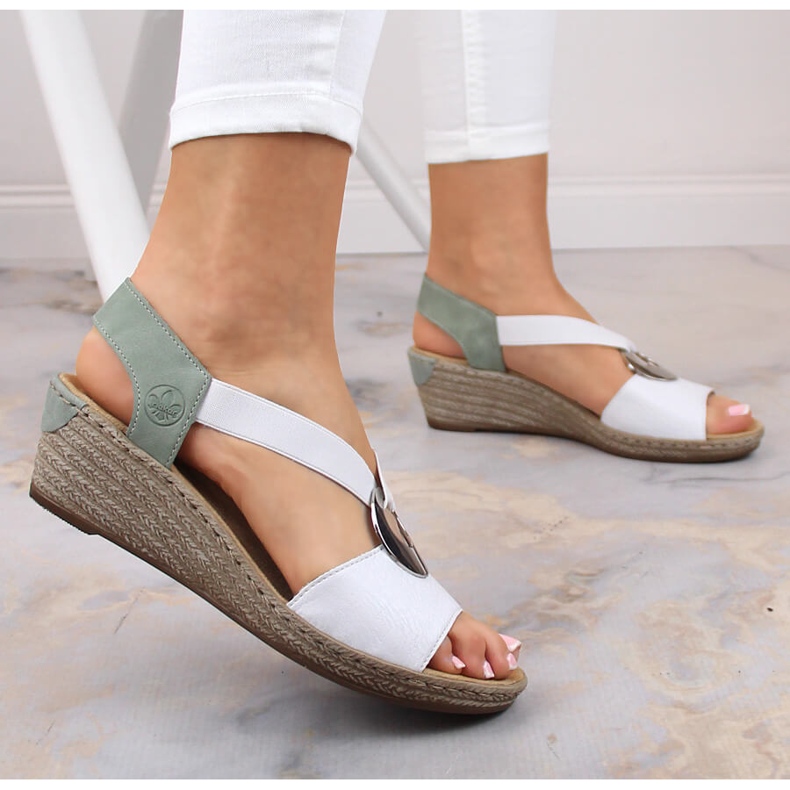 Sandálias de cunha femininas confortáveis ​​Rieker 624H6-80 branco 2