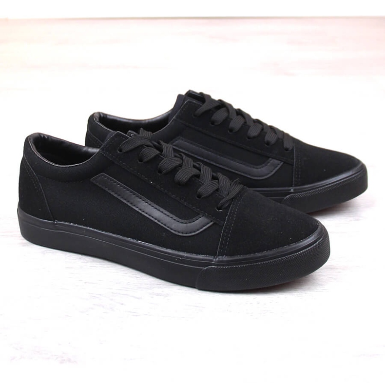 Atletico Tênis cano baixo têxtil preto 1