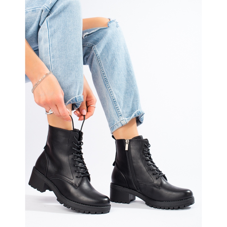 Botins clássicos pretos femininos com cadarço 1