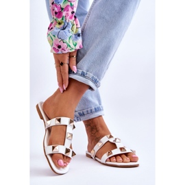 Sandálias Femininas Com Tachas Grandes Brancas Mercure branco 2