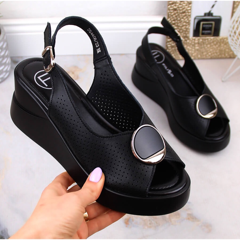 Sandálias de cunha de mulher em pele preta Filippo DS4406 preto 1