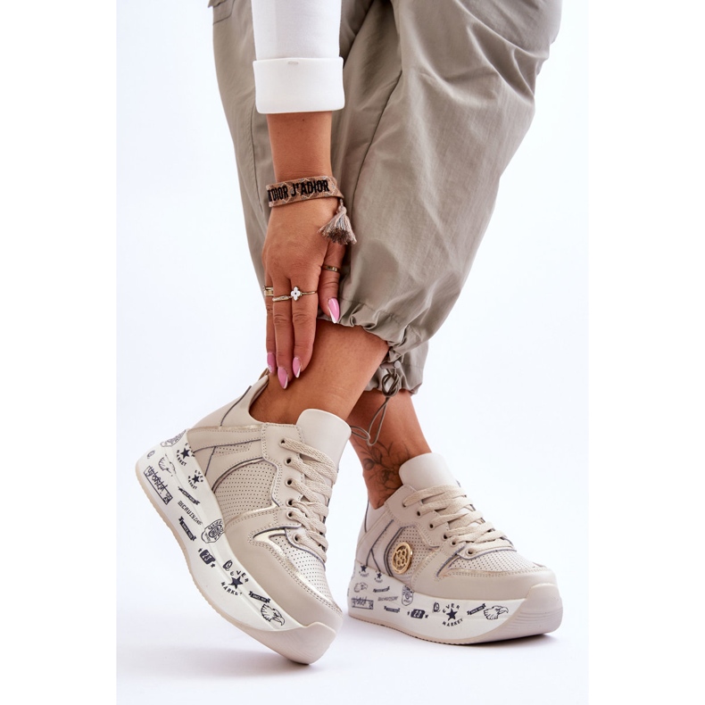 PE1 Tênis de couro feminino On A Chunky Platform Beige Astúrias bege 2