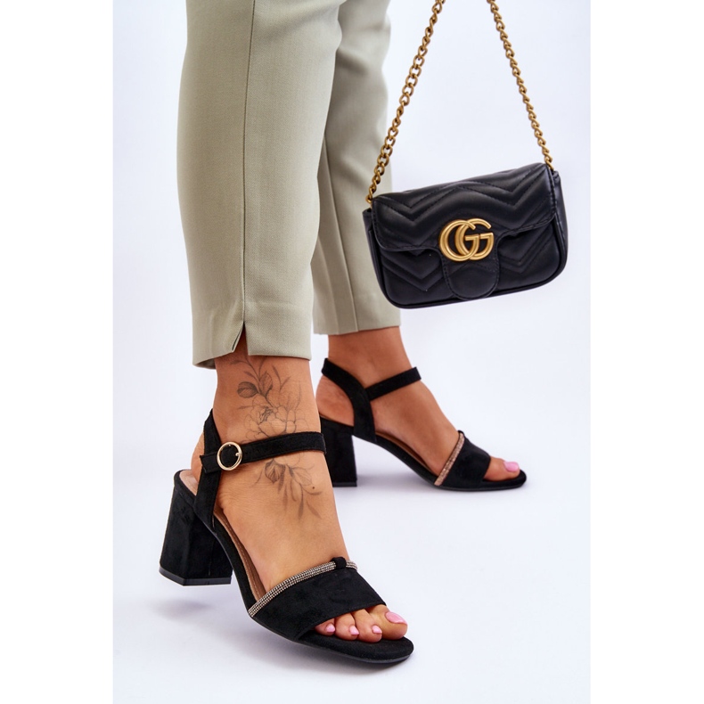 Sandália Feminina de Camurça Salto Baixo Preto Loredo 2