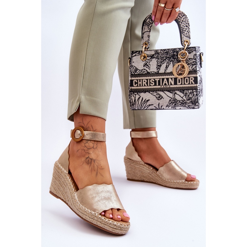 Sandália de cunha de couro Comfort Shoe Golden Verola dourado 2