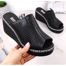 Sandálias de cunha de mulher em pele com aplicações pretas Artiker 50C0523 preto 1