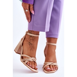 Sandálias Clássicas de Camurça Bege Bernett 1