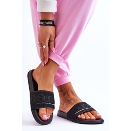 Chinelos femininos claros com inscrição Black Merry preto 2