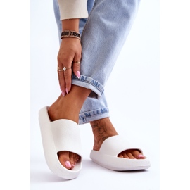 BM Chinelos leves e elegantes em uma sola maciça branca Rebel branco 2