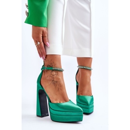 Bombas da moda em um salto verde Santoro 1