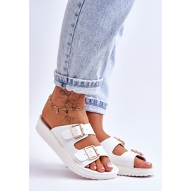 Chinelos femininos plataforma com listras branco Clever 1 Chinelos femininos plataforma com listras branco Clever 1