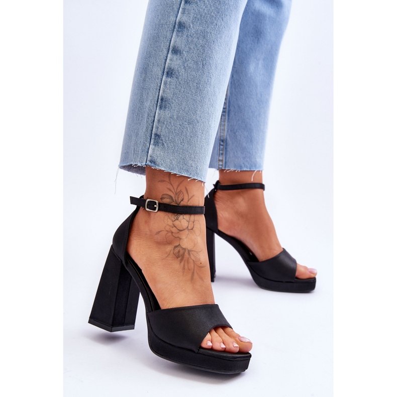 Sandálias de cetim em saltos maciços Black Eternity preto 2