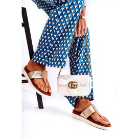 Chinelos femininos na plataforma bege-ouro 2