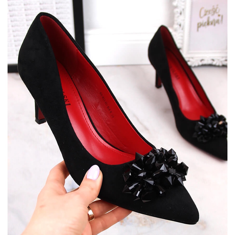 Sapatos femininos de camurça com miçangas T.Sokolski W23-401 preto 1