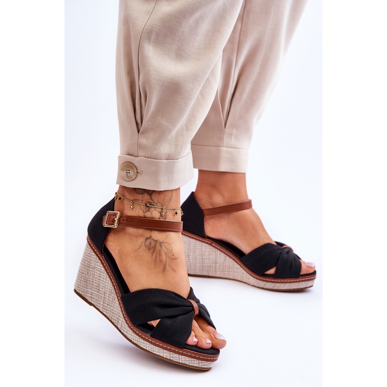 Sandálias de Cunha Feminina Preto Daphne 2