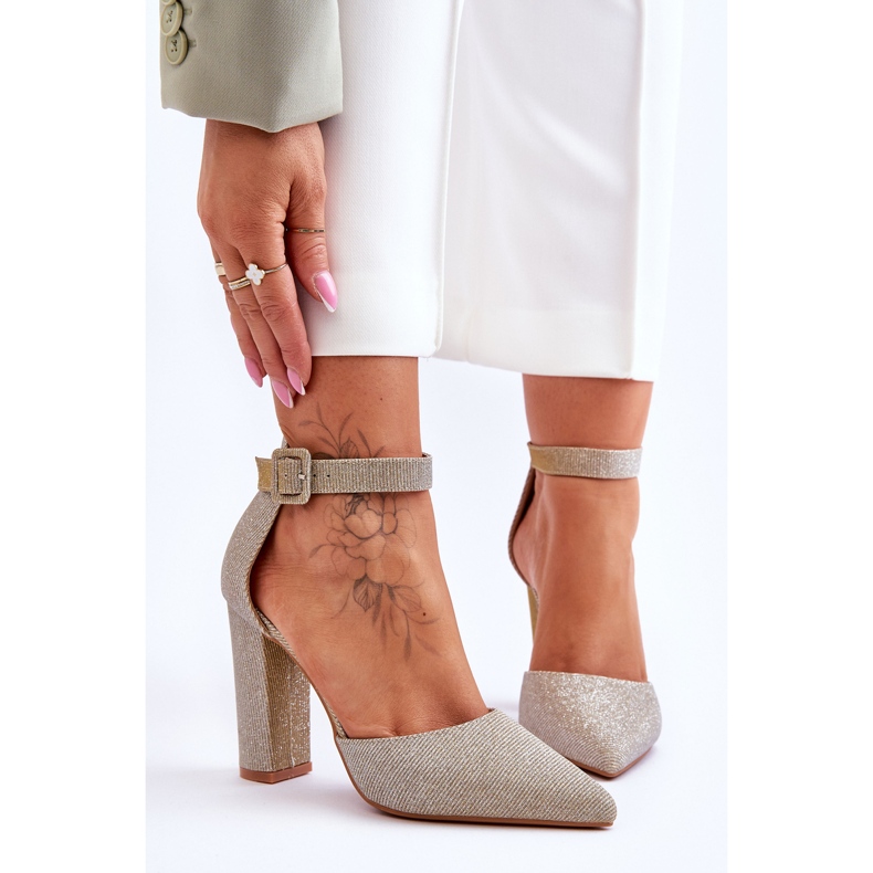 Sapatos de salto alto brilhantes dourados True Love 1