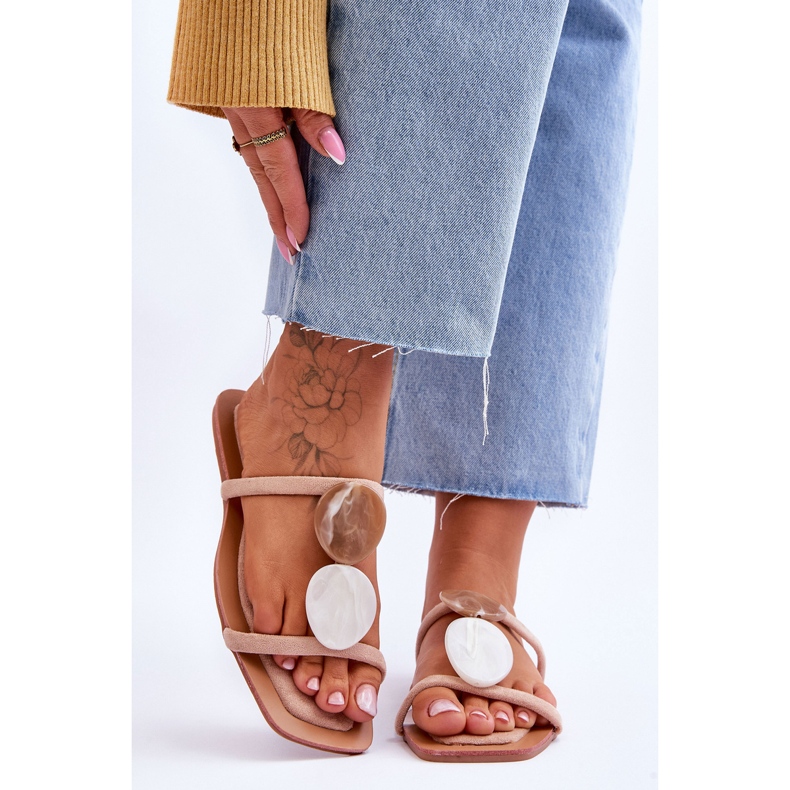 Chinelos de camurça com aplicações Victoria Nude bege 1